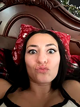 smoothkissx online show from December 19, 8:23 pm