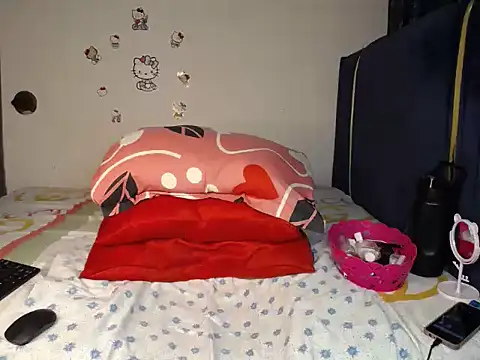 EMMAISBELLA online show from July 31, 2:51 pm