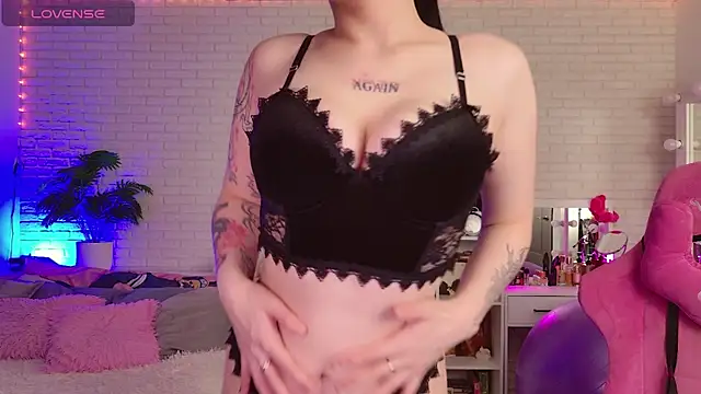 darinekoo online show from June 18, 6:24 pm
