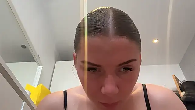 Melissamayy online show from July 16, 1:37 pm