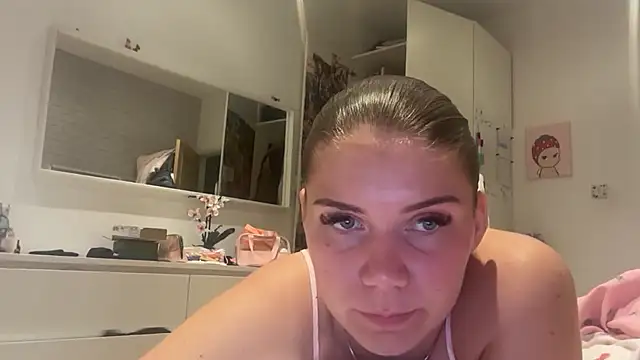 Melissamayy online show from July 18, 9:28 pm