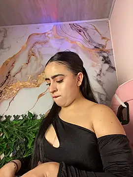 LILI 911 online show from June 25, 8:43 pm