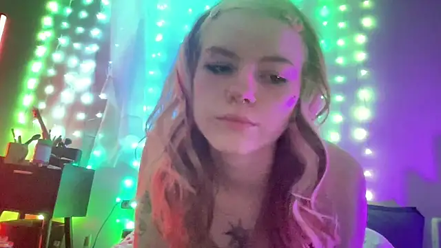 roxxinefox online show from June 12, 8:33 am