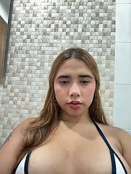 Issie 01 online show from July 15, 5:01 am
