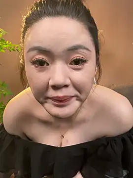 chuchu38677 online show from June 6, 12:22 pm