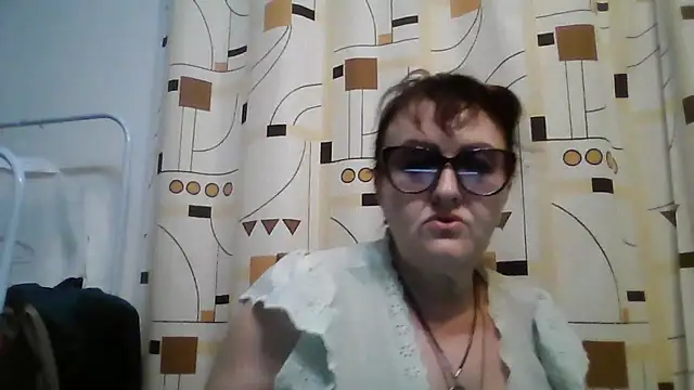 ErikaXShine online show from June 12, 6:27 pm