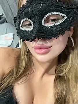 AlexandraMoore03 online show from July 12, 9:15 pm