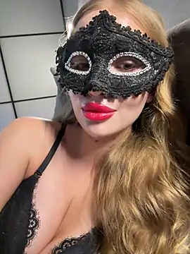 AlexandraMoore03 online show from July 4, 5:31 pm
