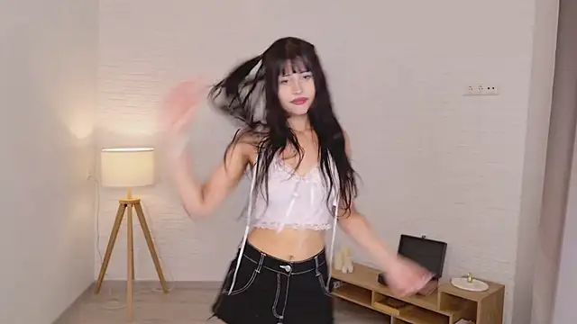YunoKiss online show from June 12, 2:25 pm