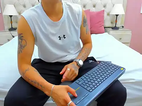 Pixelriott online show from July 5, 2:56 pm