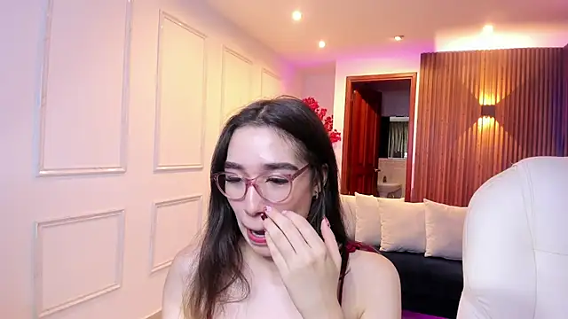 Emma caarter  online show from August 1, 3:41 am