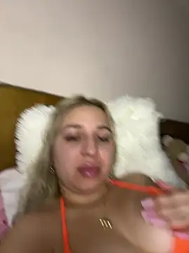 xLexi online show from June 24, 1:43 pm