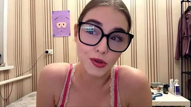 MiaWonderind online show from August 3, 7:19 pm