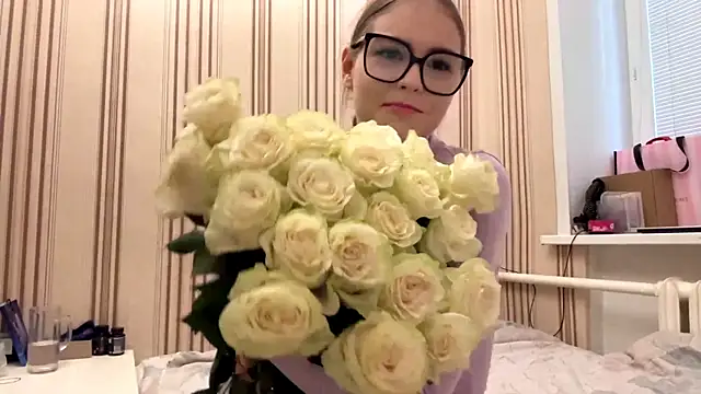MiaWonderind online show from June 27, 10:27 am