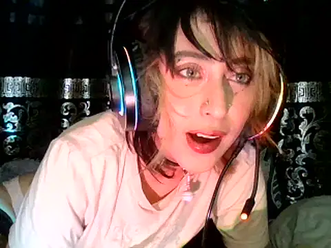 kittenpasive30 online show from June 21, 3:10 am