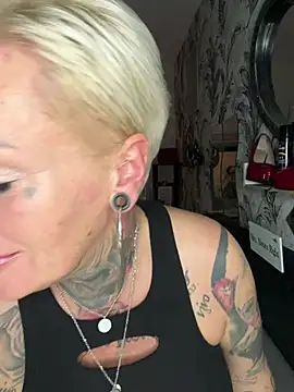 InkedMissLaBaehm online show from July 29, 11:05 pm