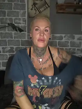 InkedMissLaBaehm online show from July 8, 10:23 pm
