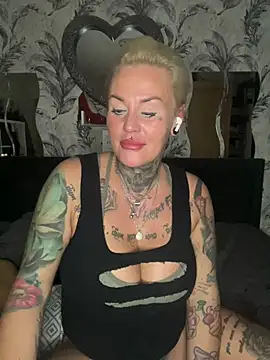 InkedMissLaBaehm online show from July 9, 10:33 pm
