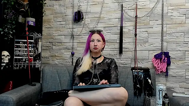Miss Kaz online show from July 18, 1:09 am