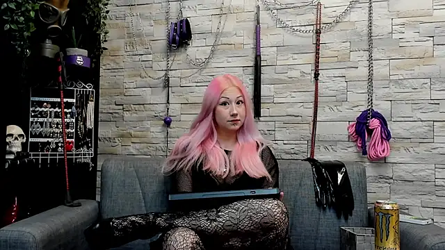 Miss Kaz online show from August 9, 3:23 am