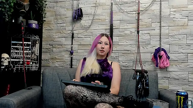 Miss Kaz online show from July 24, 11:55 pm