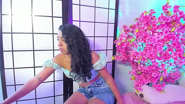 Ariana Ivers  online show from June 15, 3:23 pm