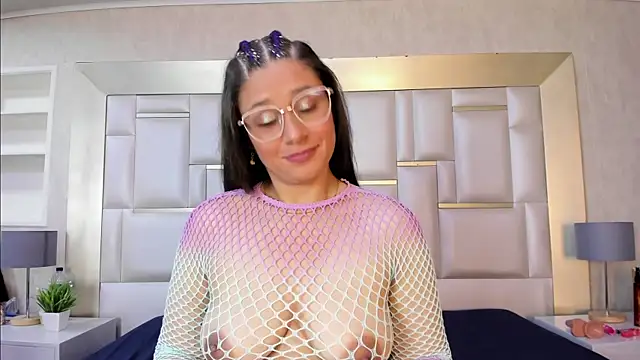 EmmyRossil online show from July 6, 12:43 pm