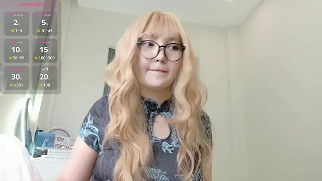 sakuraclover online show from June 18, 4:25 am