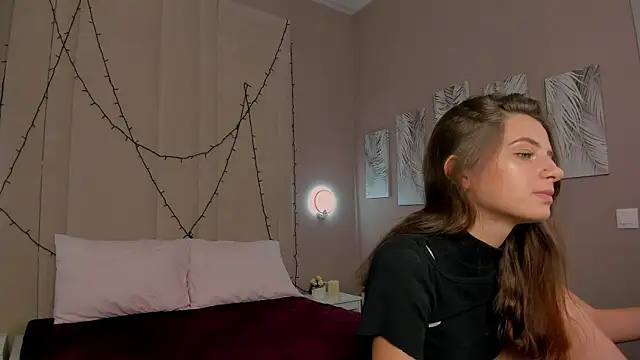 Lola lovesss online show from July 7, 2:47 am