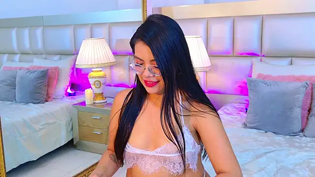 AliceLavenders online show from July 31, 9:05 pm