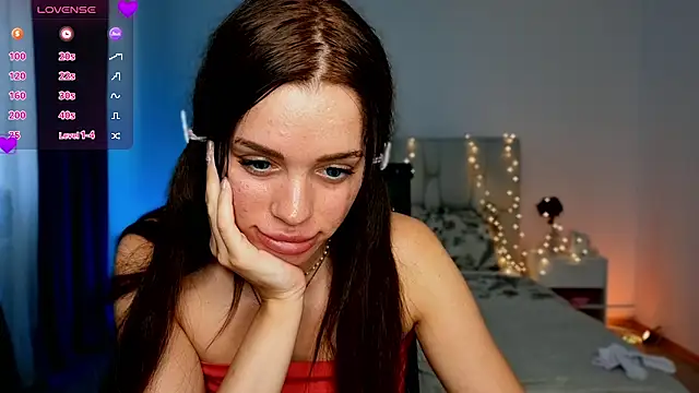 Little cuti1e online show from July 19, 11:23 am