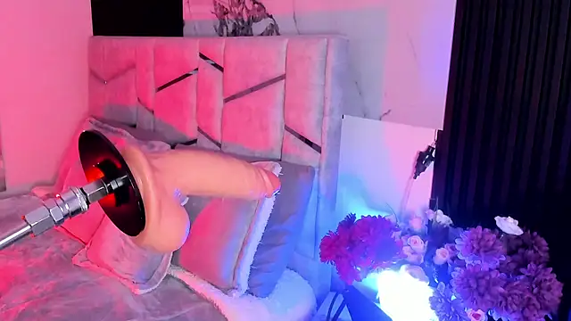 MiaBlackrose online show from August 4, 9:32 pm