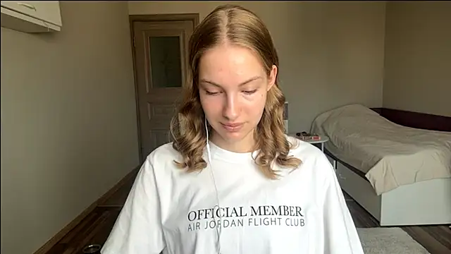 ElviaHoeffner online show from June 29, 6:31 am