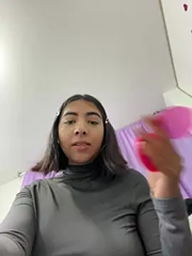 cherry skinnyy  online show from August 9, 3:45 am