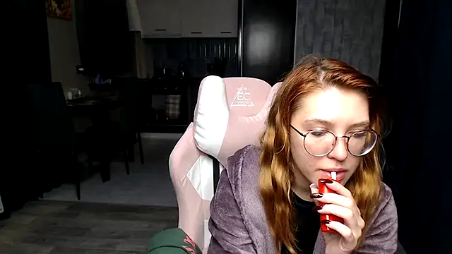 Reginasmilee online show from November 3, 2:26 am