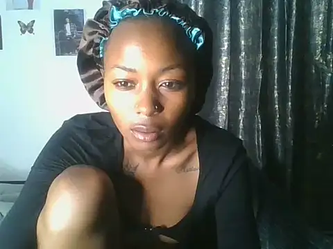 Prettyquueen online show from June 24, 10:42 pm