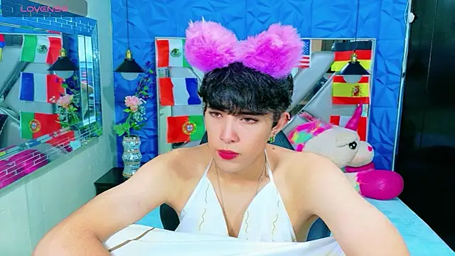 Alejandra Raven online show from June 25, 1:35 pm