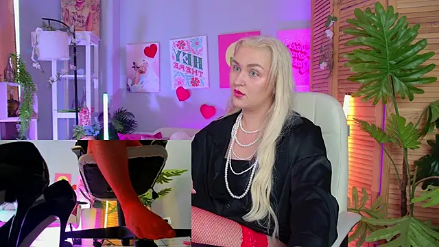 AmelieRowan online show from July 15, 2:00 pm