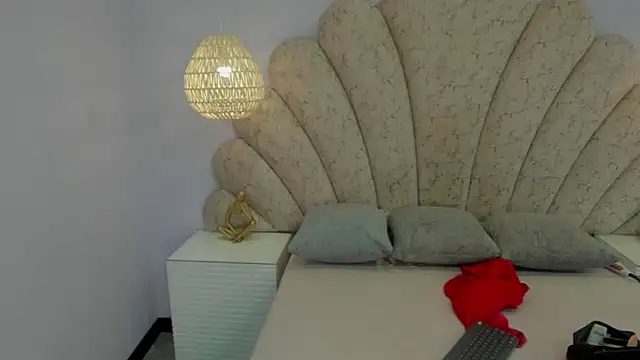 lucycarson  online show from July 9, 2:47 am