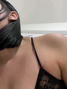 GiaOwens  online show from July 15, 7:51 pm