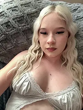 Chloebabyluv online show from July 14, 1:06 am