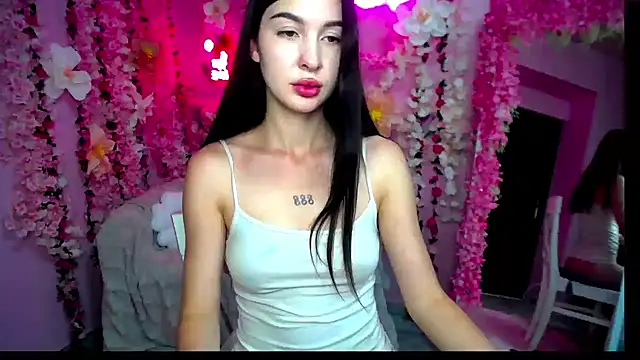 Lolli Bennet online show from July 26, 12:24 pm