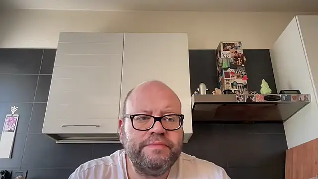 theitalianbear online show from April 9, 8:31 am