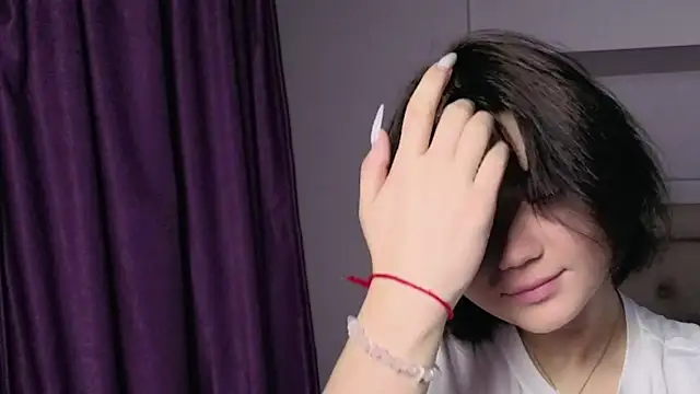 cute  caprice online show from August 3, 5:07 pm