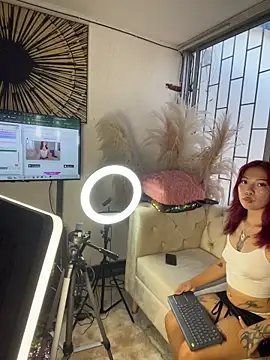 edenivy  online show from August 2, 7:39 pm
