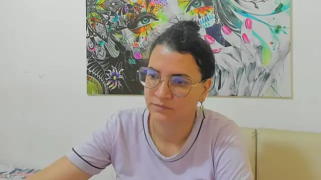 MARILYN GARCIA online show from March 25, 1:25 pm