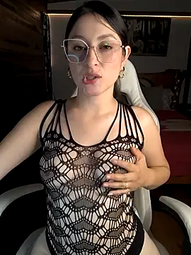 IsabelaGomez online show from April 20, 11:08 pm