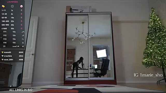 LAUREL HAZEL online show from December 18, 7:51 pm