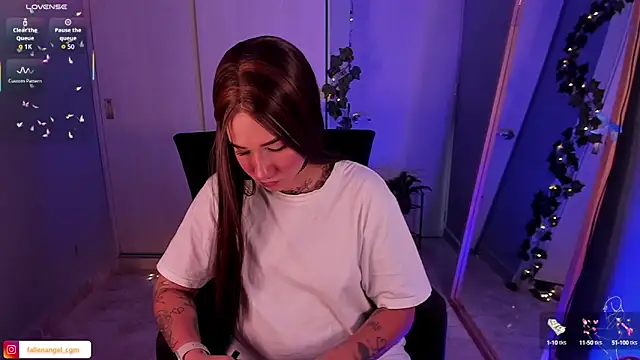 Fallengangel online show from September 12, 4:58 pm