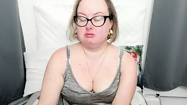 dirtyBonnie online show from March 3, 5:46 am